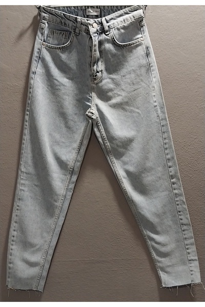 Kilroy Jns WOMEN'S CUT-OUT LEGS MOM JEANS
