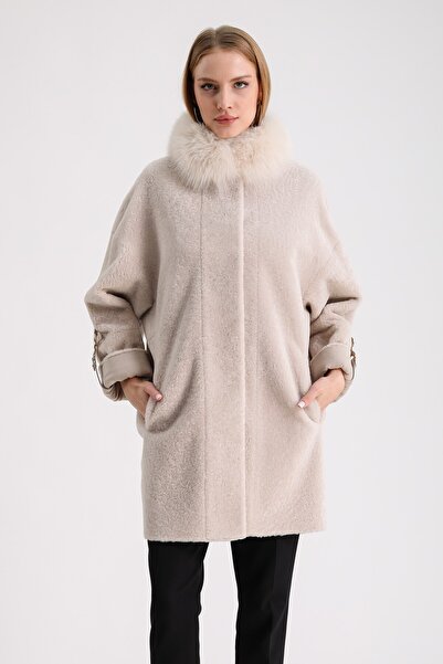 Leather Club Bej   Aksesuarlı Astragan Kürk Kaban