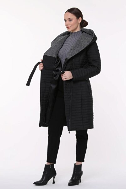 Cristina Чорна картата къса надувна яке