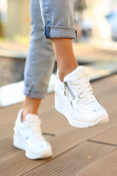 Madam Tarz حذاء رياضي نسائي كاجوال بسحاب ونعل عريض من Felicia