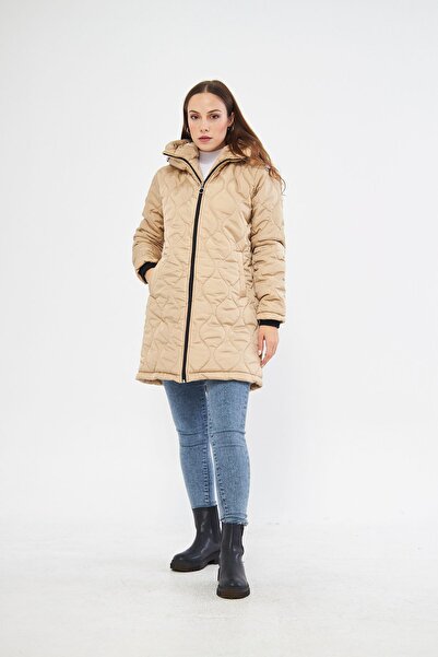 Buket Tekstil Κρεμ Γυναικείο Παλτό Καπιτονέ με Γούνινο Ειδικό Σχέδιο