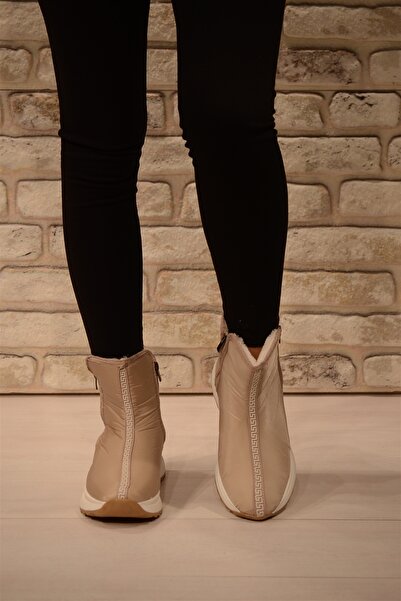 Isy KADIN KREM BEYAZ ÖNÜ DESENLİ PARAŞÜT KUMAŞ SPOR BOT