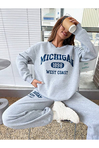 YUVEST طقم بدلة رياضية من MICHIGAN يتكون من سويت شيرت رمادي مطبوع وبنطلون ريا...
