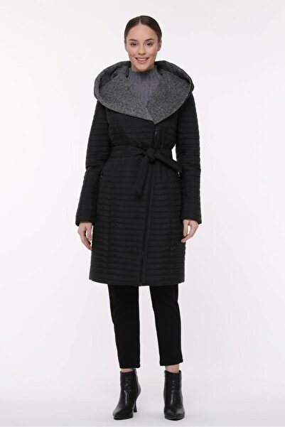 Cristina Чорна картата къса надувна яке