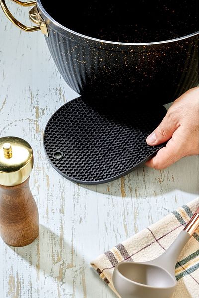 Cooker Luxury Fireproof Non-Stick Silicone Round Trivet