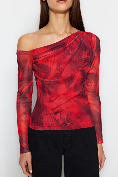 Trendyol Collection Aszimmetrikus nyakkivágású vörös tüll kötött blúz - bélelt testhezálló TWOAW24BZ00051