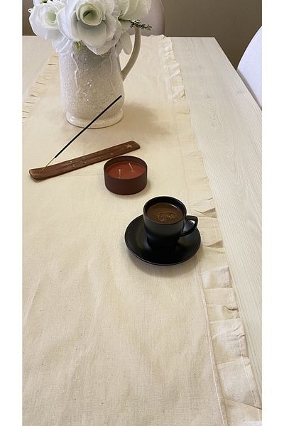 White Alamode Ruffle Runner 40x160cm