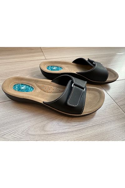 Ceyo WOMEN'S BLACK COLOR SINGLE STRAP ORTHOPEDIC SOLE GEL SOLE SLIPPERS FOR HEEL DISTRESS 9808-15