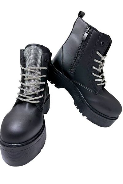 İmerShoes Napi női fekete csizma köves fűzős vastag, magas talpú puha könnyű, kényelmes csizma 1071