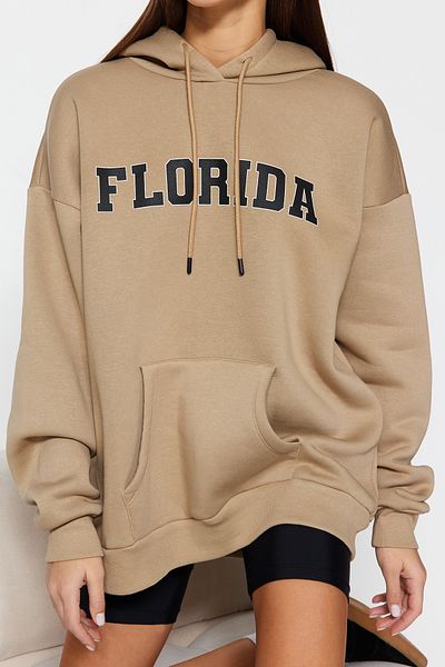 Trendyol Collection Mink Thick Inside Fleece City Printed Oversize/Wide Fit Pletená mikina s kapucí TWOAW24SW00438