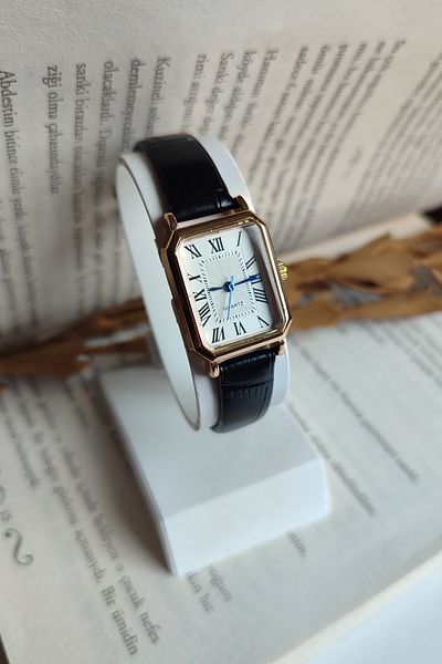 Ricardo New Season Leather Cord Women's Wristwatch