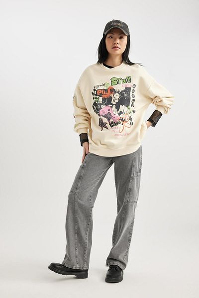 DeFacto Crew Neck Back Printed Oversize Sweatshirt - Thick Fabric B8652Ax23Wn