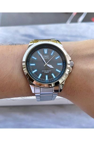Q&Q Metal Men's Wristwatch