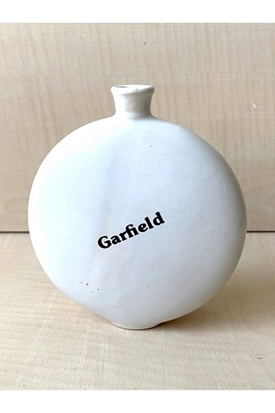 SANAT TACİRİ قارورة بورسلين جارفيلد 13 سم قابلة للتجميع، قارورة مكتوب عليها "أنت منتفخة" وكسول وسخرية