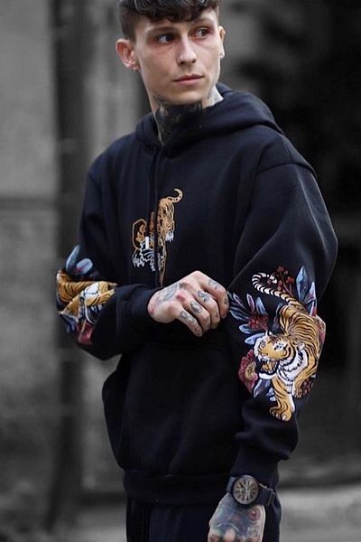 Giraffe Hanorac cu glugă unisex Black Tiger Tiger