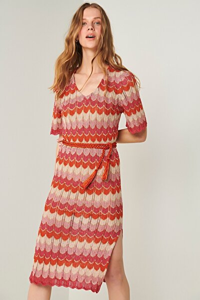 JOIN US Γυναικείο πλεκτό φόρεμα με ζιγκ-ζαγκ ασημί λαιμόκοψη