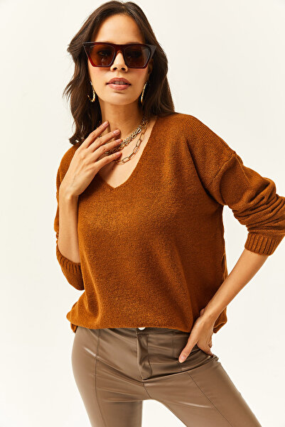 Olalook Dámsky sveter z tabaku s výstrihom do V z mäkkej textúry KZK-19000598