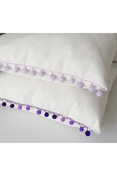 Fabric by Gülçin Βαμβακερή Ακατέργαστη Λιλά Πομπομ Κρεμ Μαξιλαροθήκη