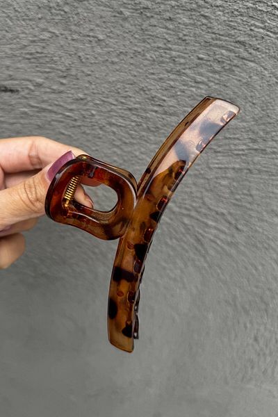 TAKIŞTIR مشبك مزلاج بنقشة الفهد البني