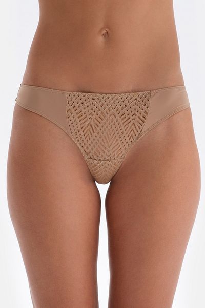 Dagi Premium-Basic-Tanga mit dunkler Haut und Spitzendetail