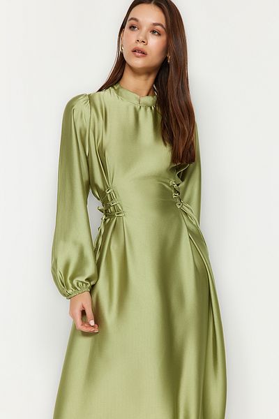 Trendyol Modest Grünes Satin-Abendkleid - Britli Waist Dress TCTSS23DB0003