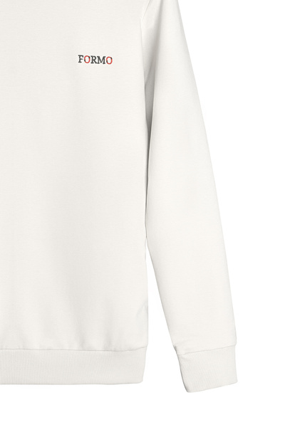 FORMO Чоловічий світло-бежевий светр з вишивкою та коміром