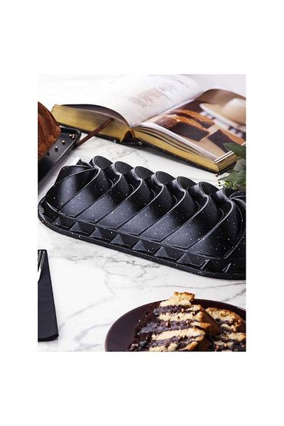 Penguen Baton Casting Granite Cake Mold Gold Color