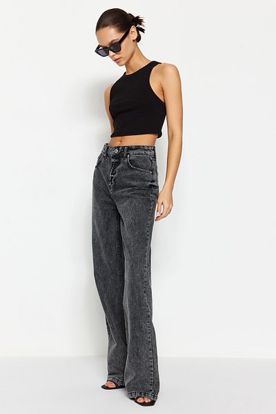 Trendyol Collection Anthrazitfarbene High-Waist-Jeans mit weitem Bein TWOSS24JE00050
