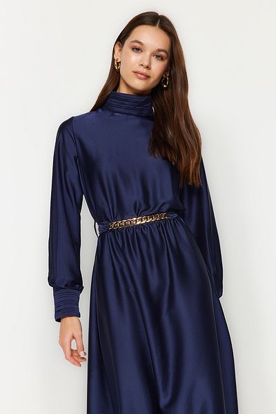 Trendyol Modest Marineblaues, drapiertes, detailliertes, gewebtes Abendkleid mit Schärpe, Kragen und Bündchen TCTSS22EB0142