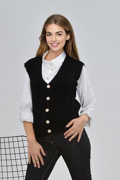 NOBLELOOK Women's V-Neck Buttoned Sweater