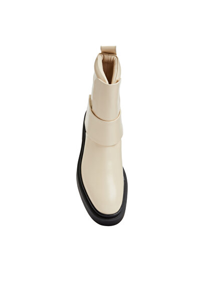 Dıvarese Kırık Beyaz Kadın Deri Bot