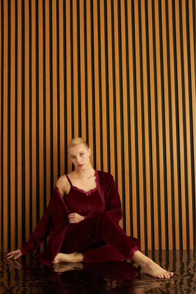 Generic Brand Velvet 3-Piece Strappy Women's Pajama Set - 5545-Plum