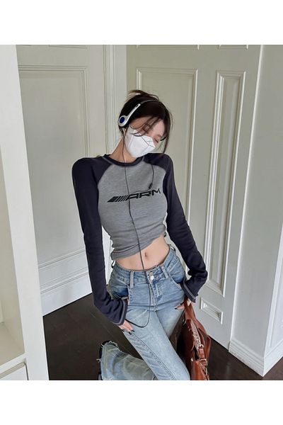 DEEFWEAR Y2k Arm Printed Long Sleeve Crop Top