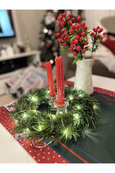 Ayd Home إكليل أخضر مضيء - عرض طاولة أدوات المائدة للعام الجديد Newyear
