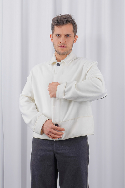 LoFiBuy Unisex Oversize Arka Fermuar Detaylı Kısa Kaşe Ceket - Pocket