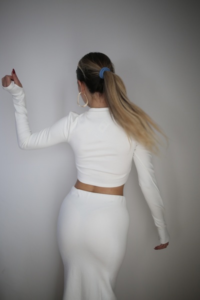 Maison La Femme Basic Solid Color Maxi Skirt Crop Sweater Set