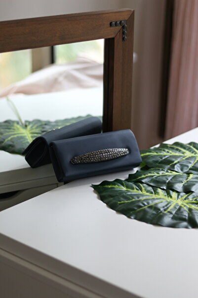 Moom Bag حقيبة فستان سهرة باللون الأزرق الداكن للسيدات مع تفاصيل مقبض حجري