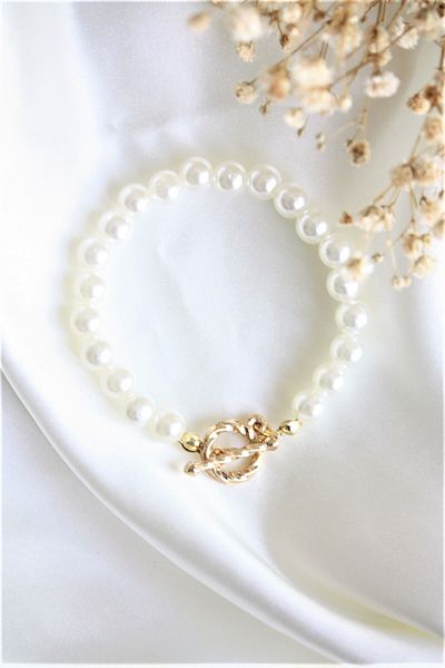 Neva GOLD PLATED PEARL DETAIL T LOCK BIGUTER BRACELET