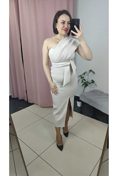 DERİNBOUTIQUE Kadın Bej Tek Omuz Bant Kol Dalgıç Kumaş Yırtmaçlı Tasarım Straplez Kalem Düğün Nişan Yılbaşı Elbise