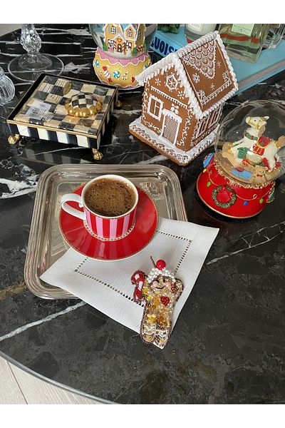 Handmade 1 брой салфетка за презентация с бродерия от кафе с бисквитка и джинджифилов камък