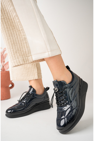 Akgün Terlik Жіночі шкіряні сині черевики з анатомічною підошвою та зручною гумовою шнурівкою