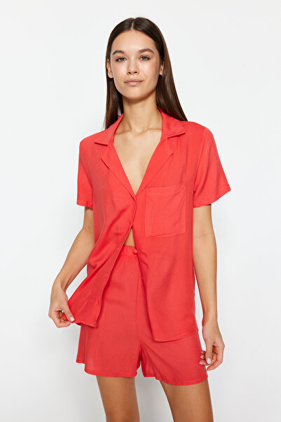 Trendyol Collection Gránátalma virág viszkóz ing-rövidnadrág szőtt pizsama szett THMSS19PT0004