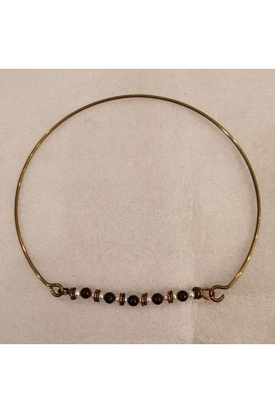 Butik Tülin مجموعة من ثلاث قطع للسيدات مصنوعة يدويًا من الحجر الطبيعي اليشم العنابي واللؤلؤ الأبيض والأرز وقلادة وسوار وأقراط
