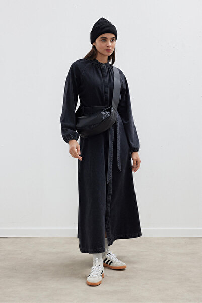 Manuka فستان دنيم منقوش بأكمام راجلان أسود