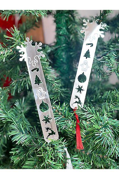 QUEEN AKSESUAR Mirrored Christmas Snowflake Deer Penguin Tree Pattern Gift Tasseled Bookmark Silver Gray