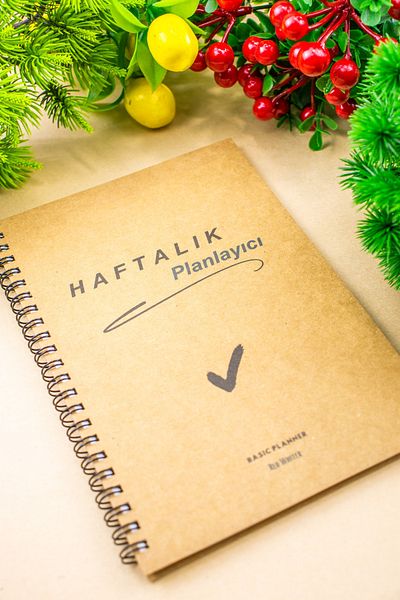 Red Whiter Weekly Planner Notebook Designed interior Leaves 14x20 cm Paperback Spiral Notebook