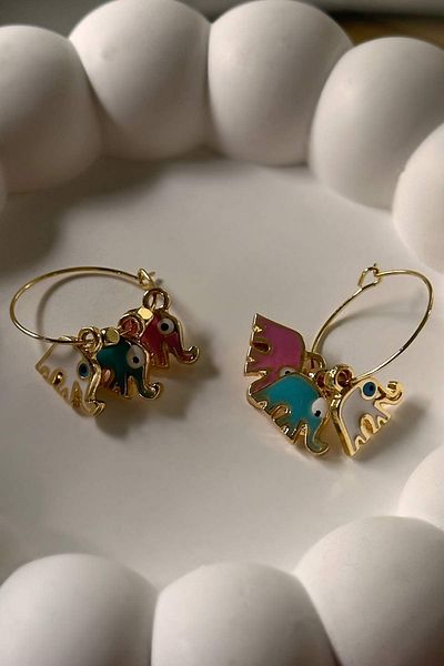 Trendy Butik أقراط على شكل فيل ملون من المينا
