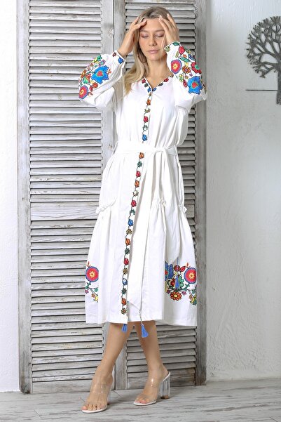 Chiccy Λευκό μανικετόκουμπα με λαιμόκοψη σε σχήμα V με διπλές τσέπες με ζώνη κεντημένο φόρεμα με φαρδιά κοπή