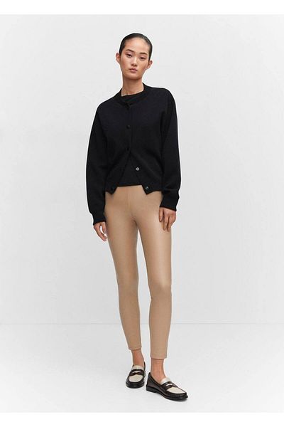 MANGO Woman Bequeme Leggings in Lederoptik