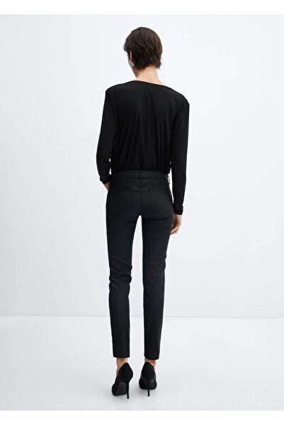 MANGO Woman Úzke push-up džínsy